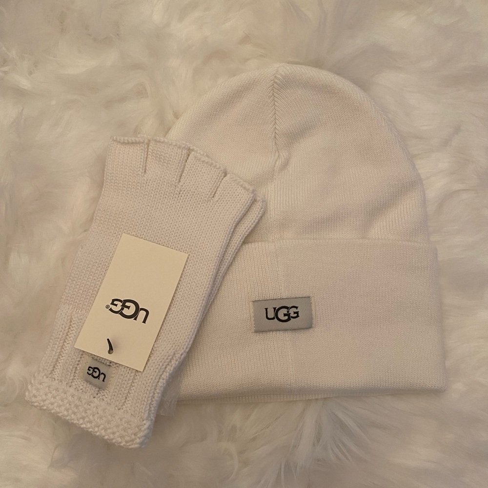 UGG Hat & Glove Set